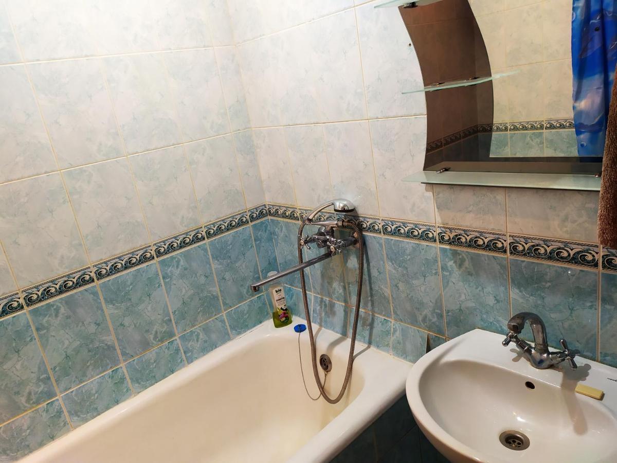 Apartmán Ильинская 3К Посуточно Почасово Sumy Exteriér fotografie